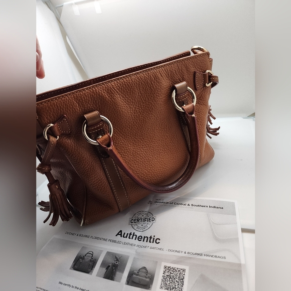 Dooney and Bourke Pepple grain leather Crossbody bag in very good condit… - Picture 12 of 12